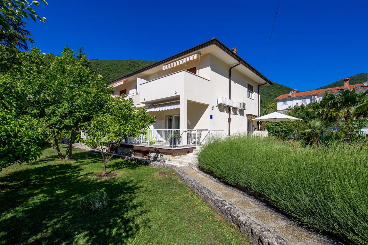 Apartments Rosovic J&C Mošćenička Draga Exterior foto