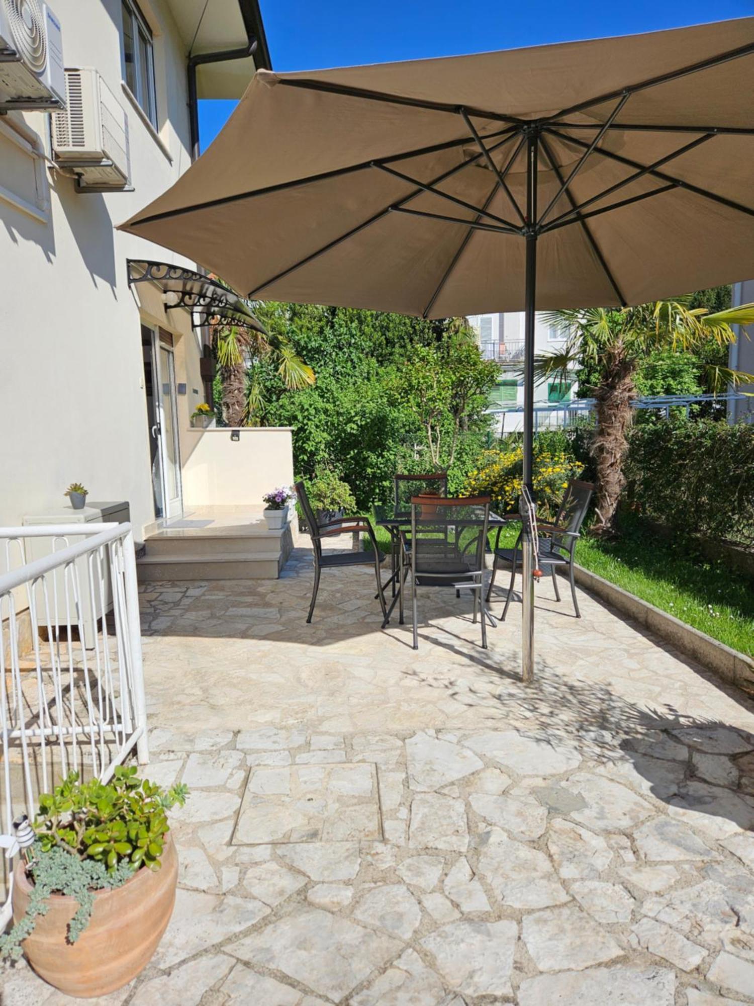 Apartments Rosovic J&C Mošćenička Draga Exterior foto